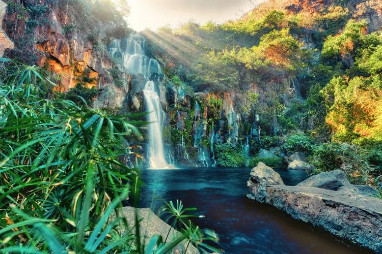 Le bassin des Aigrettes sur la côte ouest de l'île de la Réunion.