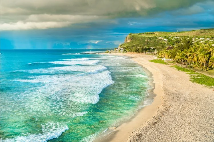 La plage de Boucan Canot sur l'île de La Réunion.