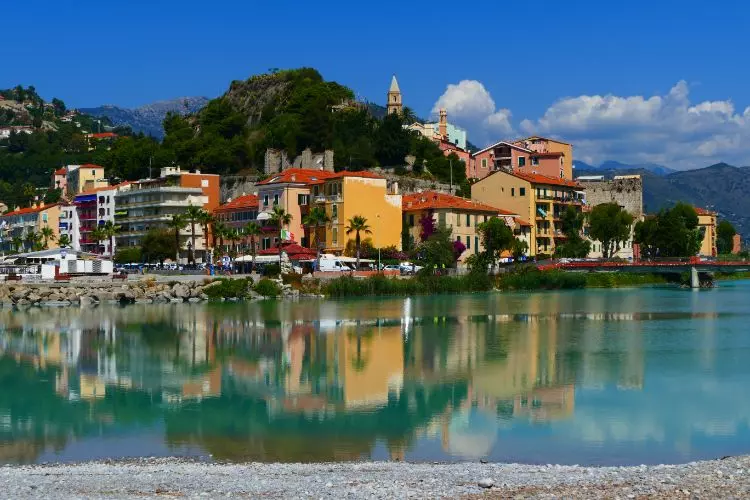 Vue panoramique sur Vintimille