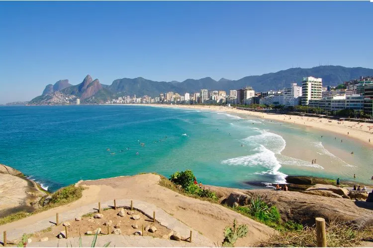 La plage d'Ipanema au Brésil