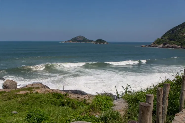 La plage de Prainha au Brésil