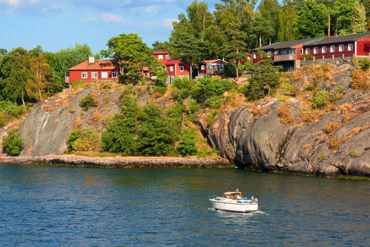 Paysage d'un fjord Suédois pouvant représenter le Koljöfjorden 
