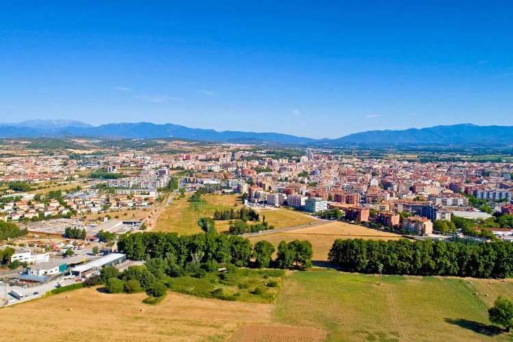 Vue sur la ville de Figueres en Espagne