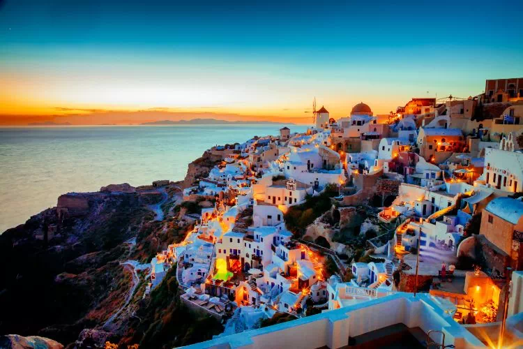 Santorin dans les Cyclades en Grèce