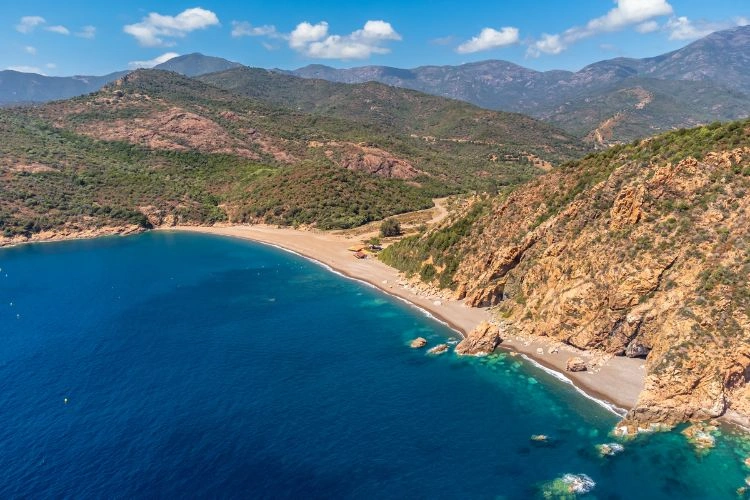 Grande vue sur la plage de bussaglia