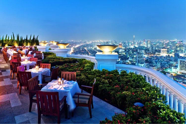 Bar sur un rooftop à Bangkok en Thaïlande