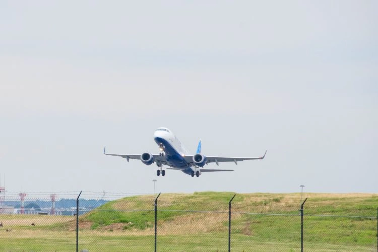 Avion juste après un décollage